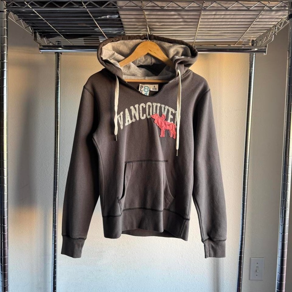 Vintage Y2K 2000s Vancouver Canada Moose Gray Pink Hoodie Sweatshirt